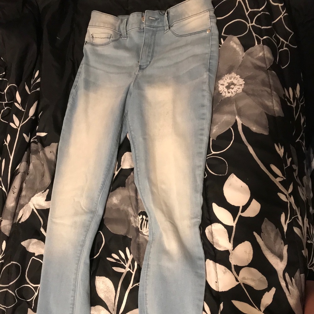 These are skinny jeans that cut off at the ankle